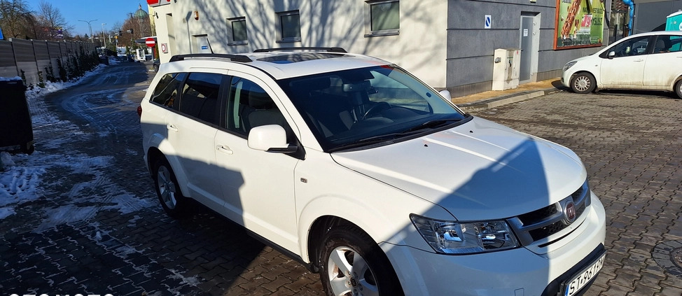 Fiat Freemont cena 40500 przebieg: 221000, rok produkcji 2013 z Tychy małe 326